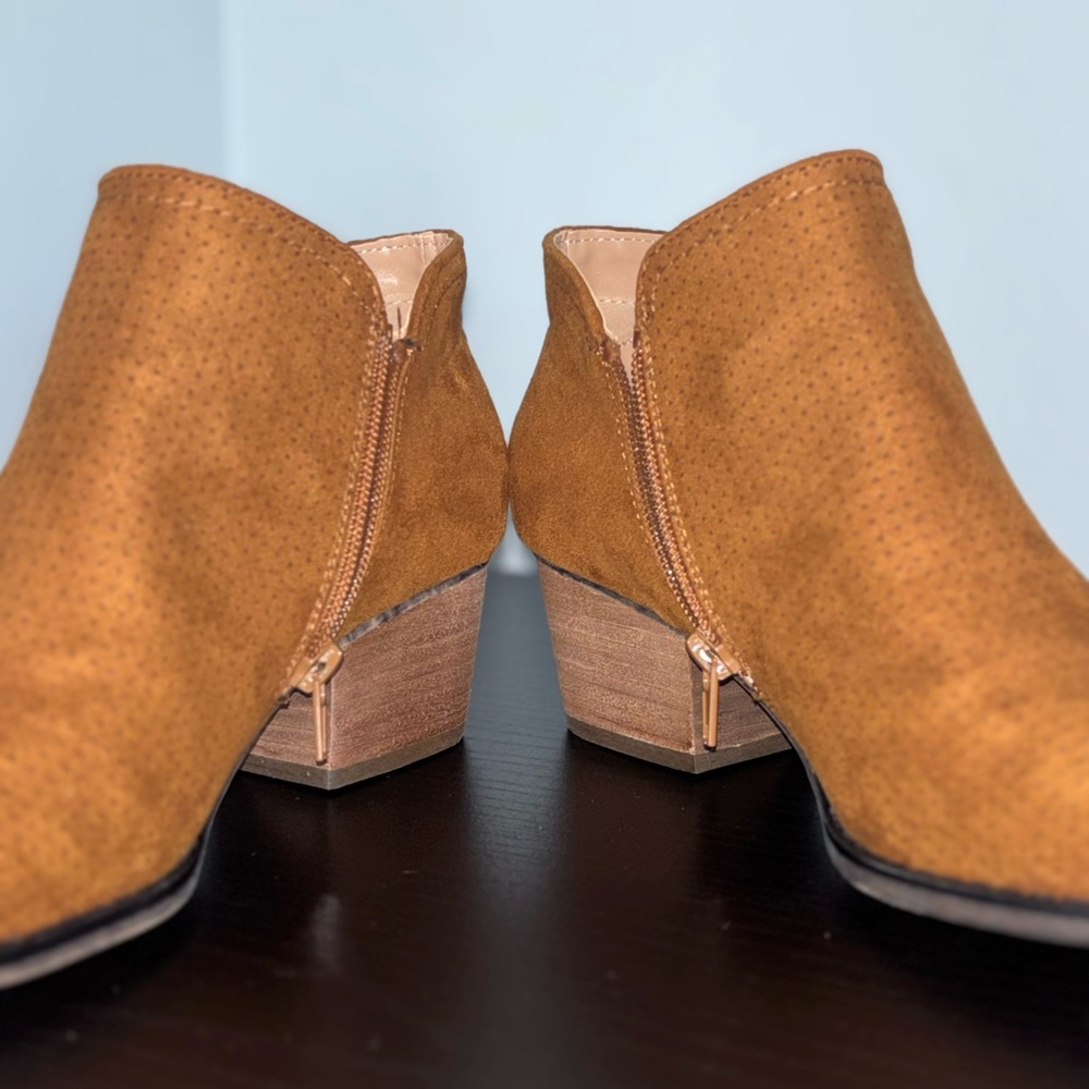 Women's Tan Ankle Boots - Picture 6 of 7